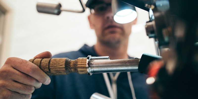 必一运动官方网站门户首页展示现代体育场馆与数字界面